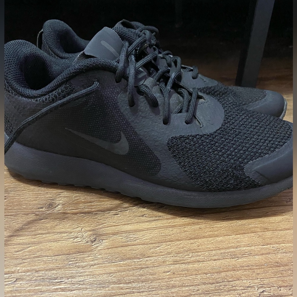 Women's Nike Triple Black Shoes